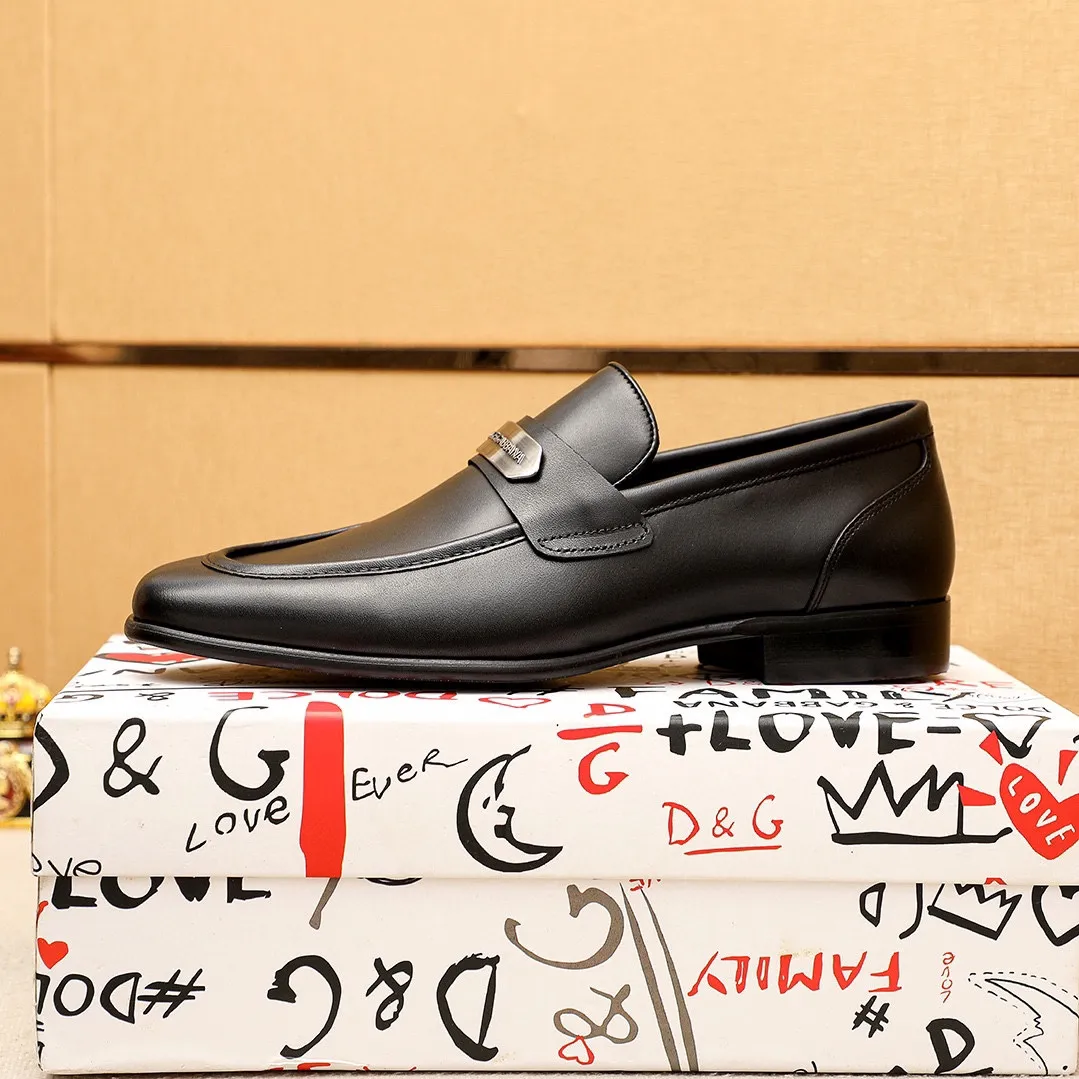 Men's clothing and shoes 💰480 💐DG top quality🔍🔍men's new leather shoes🚹sold at the same time at counters⚠The uppers are calfskin uppers imported from Italy, all imported cow🐂leather lining + classic hardware buckles, completely 1⃣️to 1⃣️reproduction🇮🇹💪💪, ⚠shoes Bottom: The original factory specially provides the original bottom, the exclusive movable molded bottom is super comfortable, ⚠Original factory goods, 🔍🔍high quality, you can enter and leave the counter at will, welcome to compare ⚠Code number: 38-44 (45.46🉑️Customized)